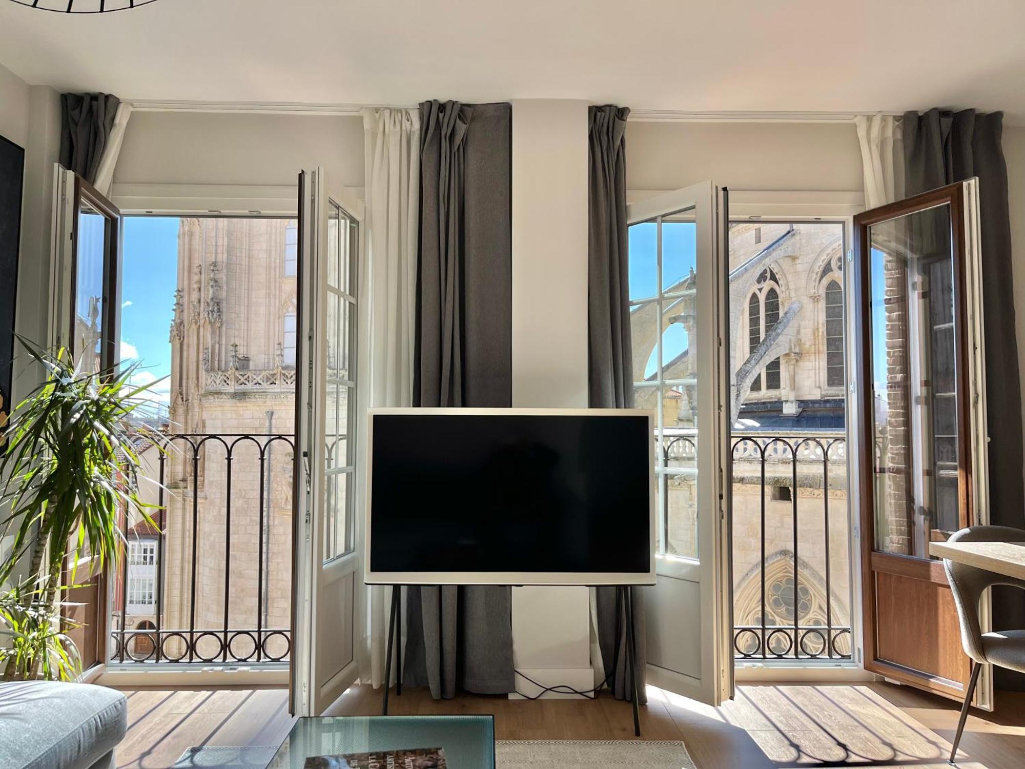Acariciando La Catedral Vista Espectacular Apartment บูร์โกส ภายนอก รูปภาพ